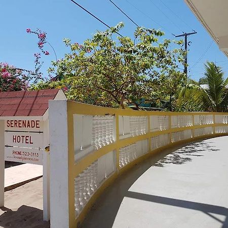 Serenade Hotel Placencia Esterno foto