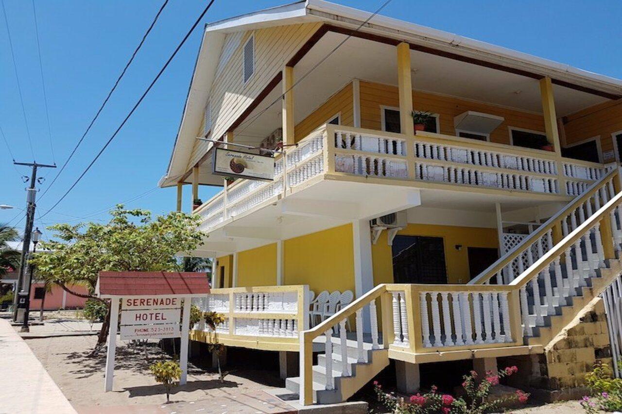 Serenade Hotel Placencia Esterno foto