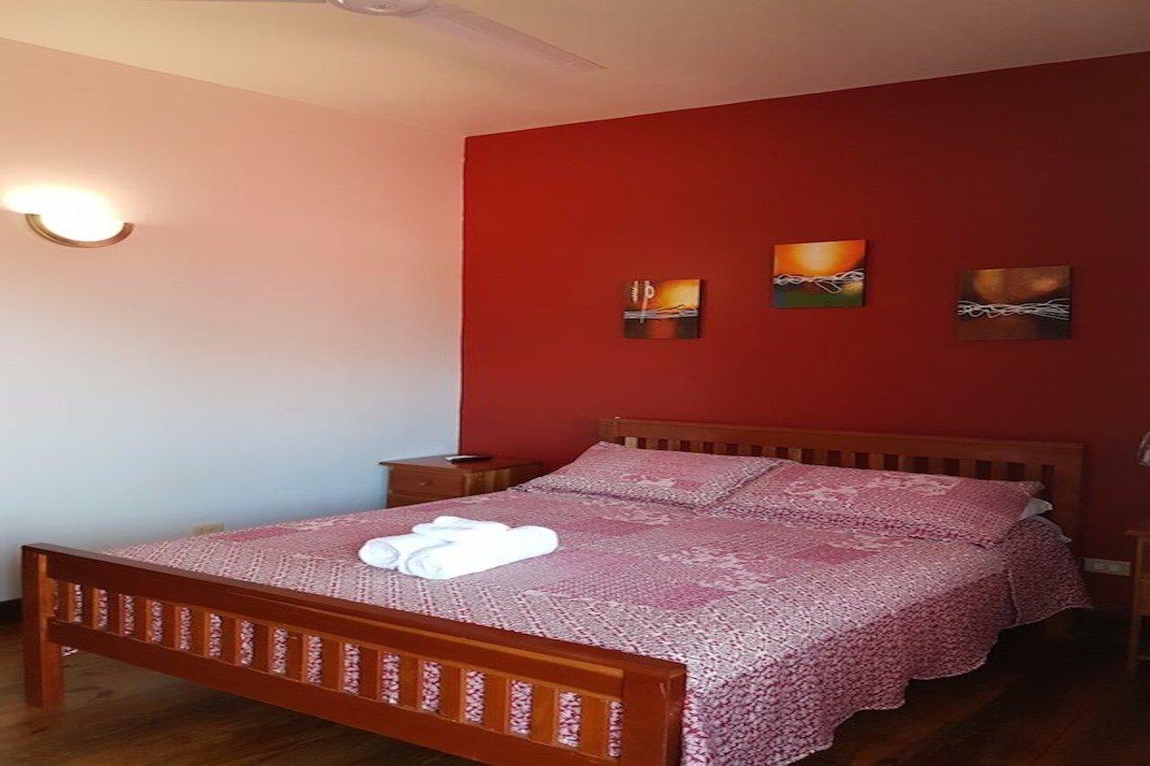Serenade Hotel Placencia Esterno foto