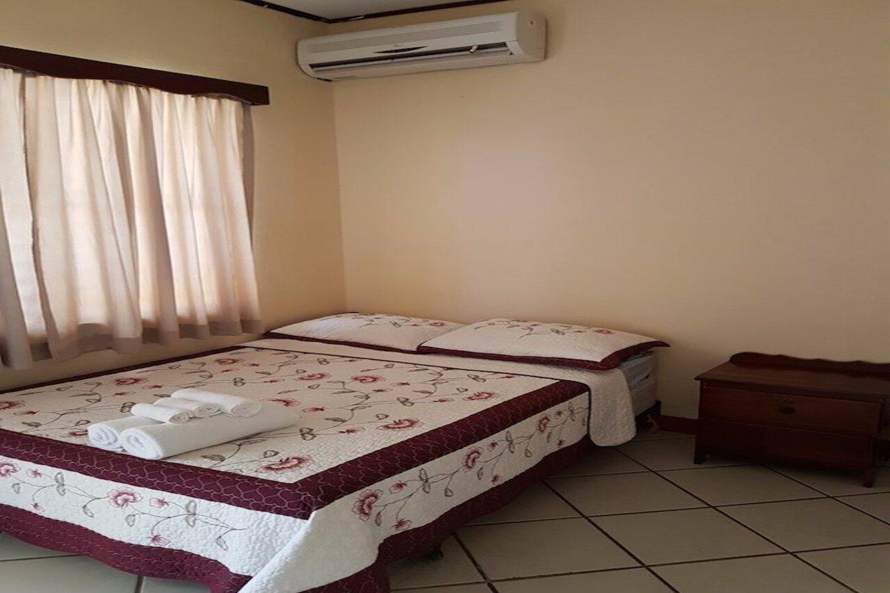 Serenade Hotel Placencia Esterno foto