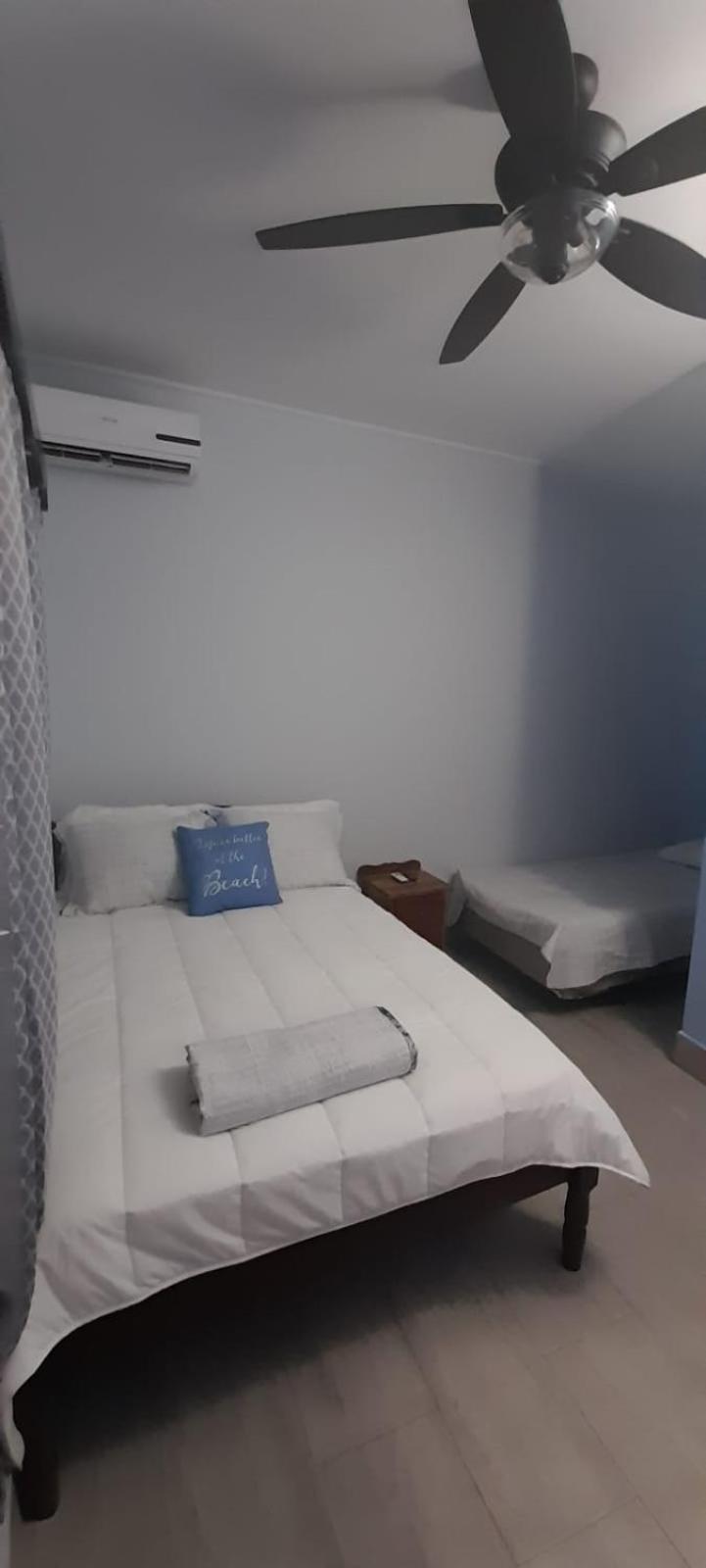 Serenade Hotel Placencia Esterno foto