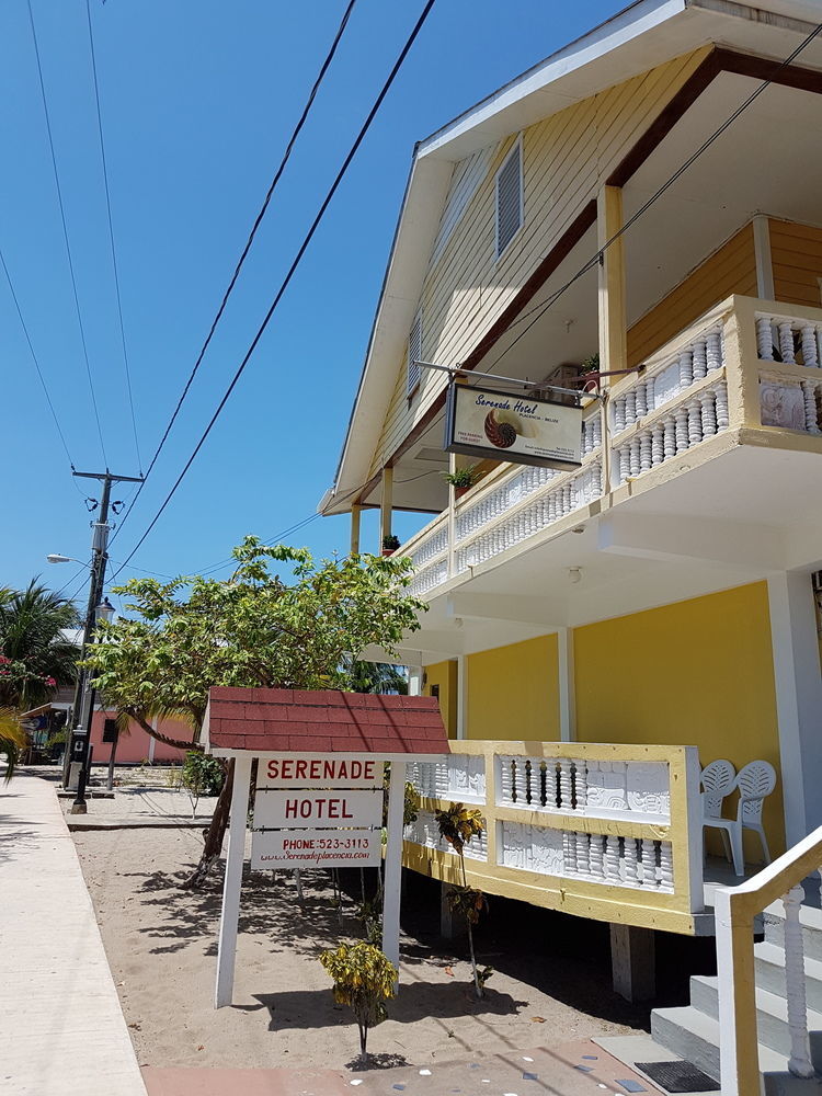 Serenade Hotel Placencia Esterno foto